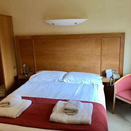 Winford Manor Hotel Екстериор снимка